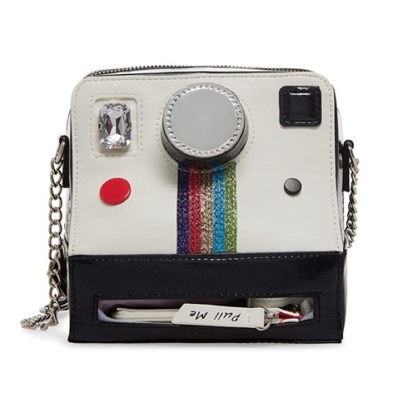 Betsey Johnson Handbags - NWT Betsey Johnson OH SNAP KITSCH CROSSBODY BAG 📸